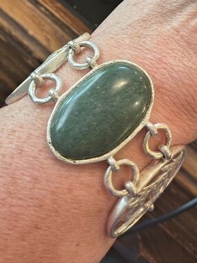 Vintage Sigrid Olsen Green Stone Silver Tone Bracelet 7.5" Toggle